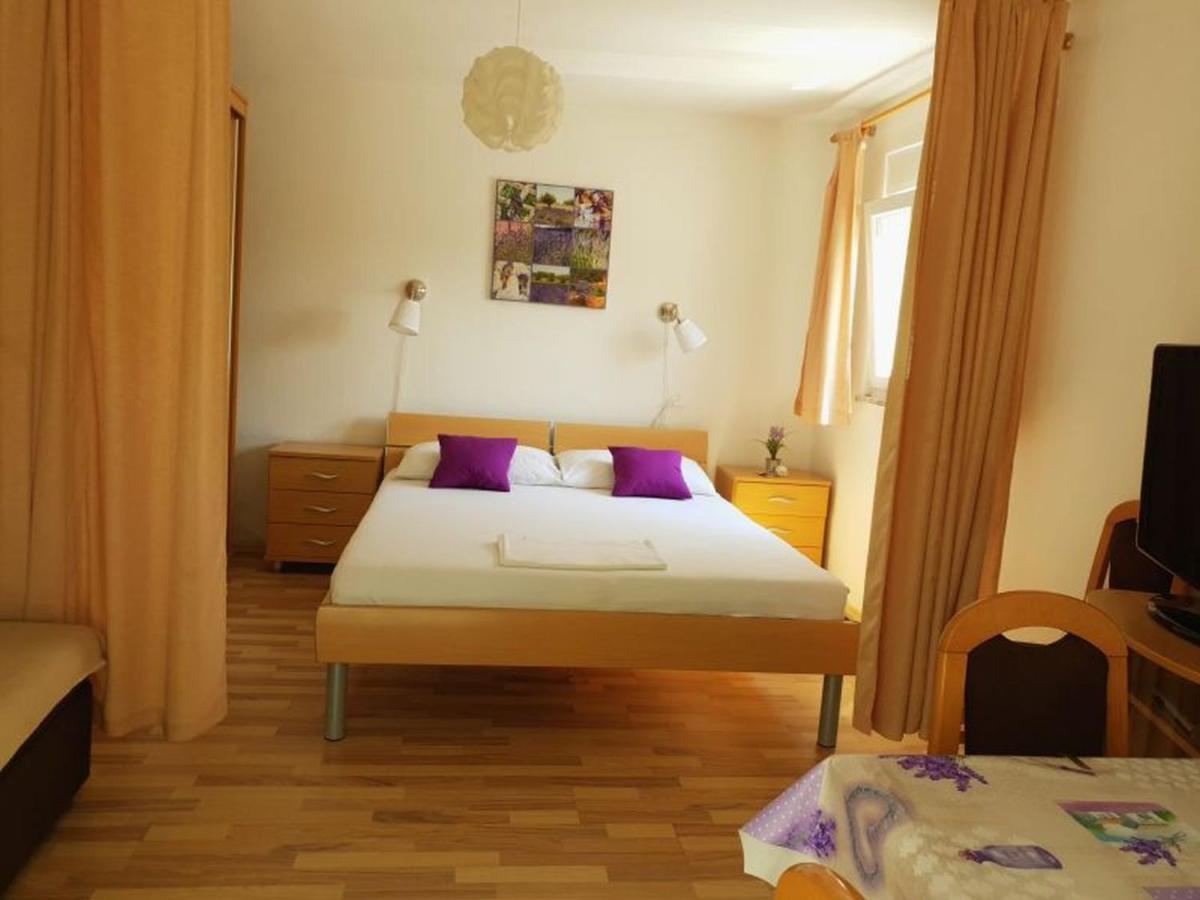 Apartments Andelic スベティ・フィリップ・イ・ヤコブ エクステリア 写真