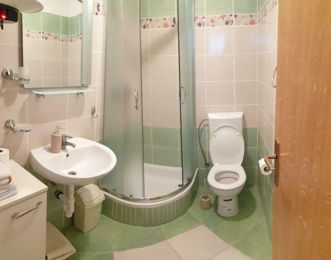 Apartments Andelic スベティ・フィリップ・イ・ヤコブ エクステリア 写真